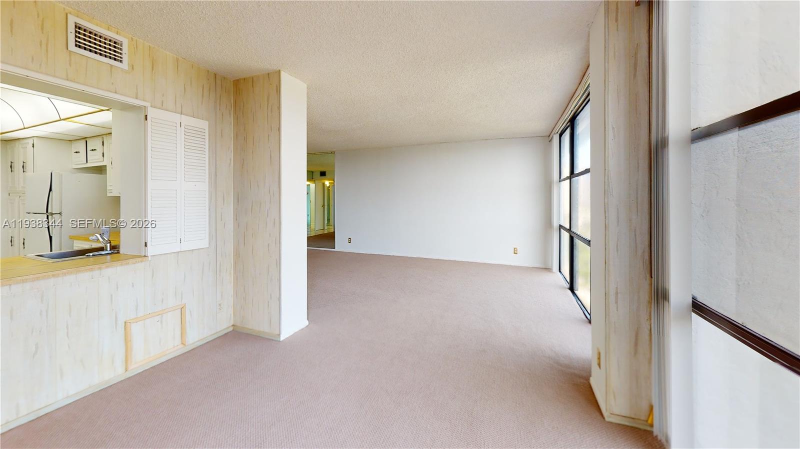 1000 Parkview Dr #1023 Hallandale Beach, FL 33009