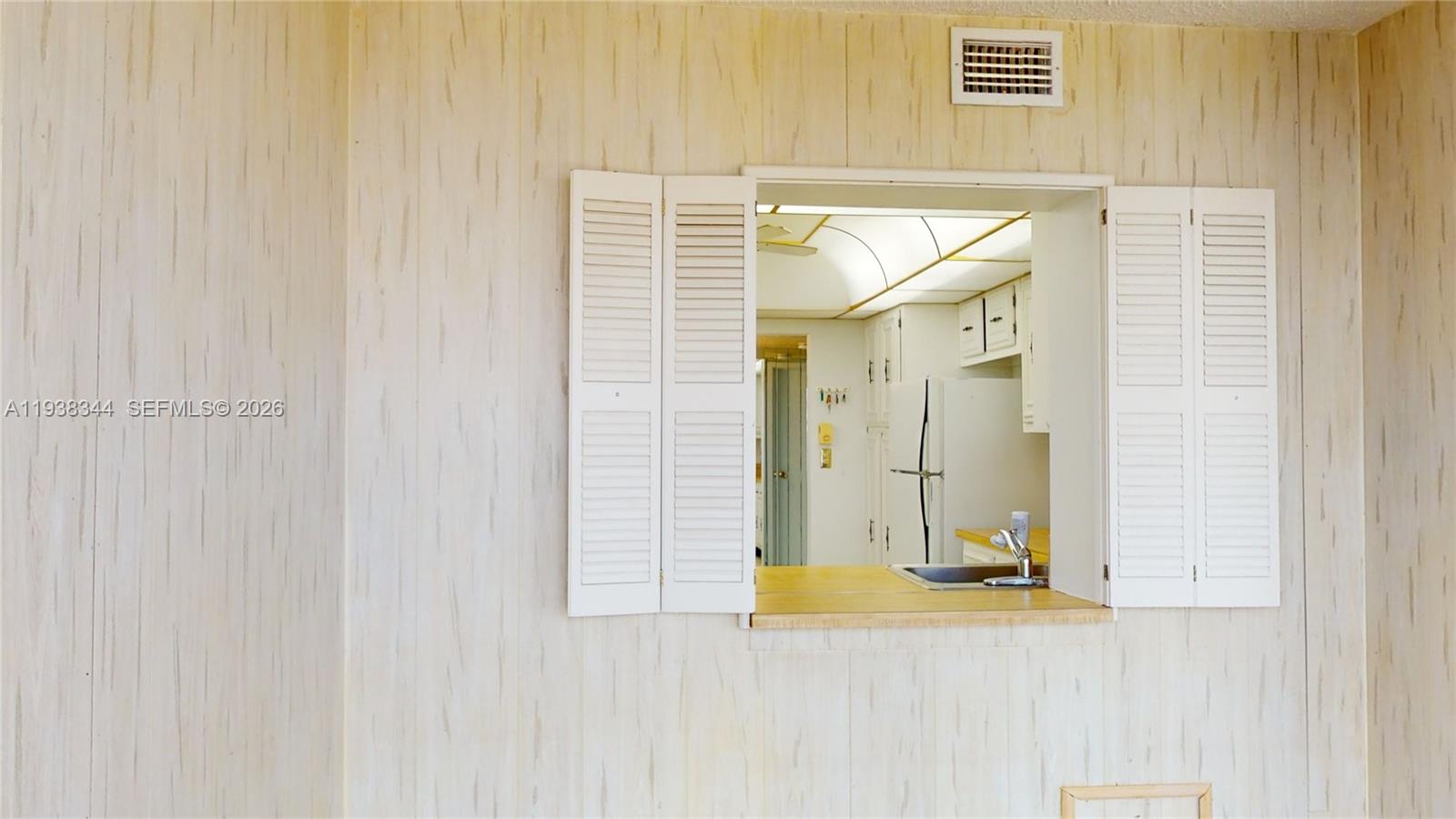 1000 Parkview Dr #1023 Hallandale Beach, FL 33009