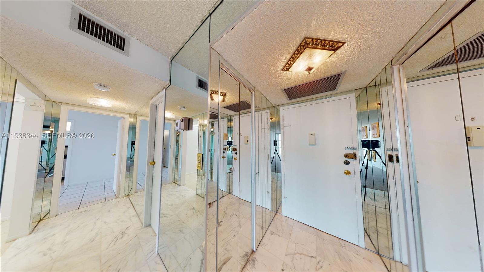 1000 Parkview Dr #1023 Hallandale Beach, FL 33009