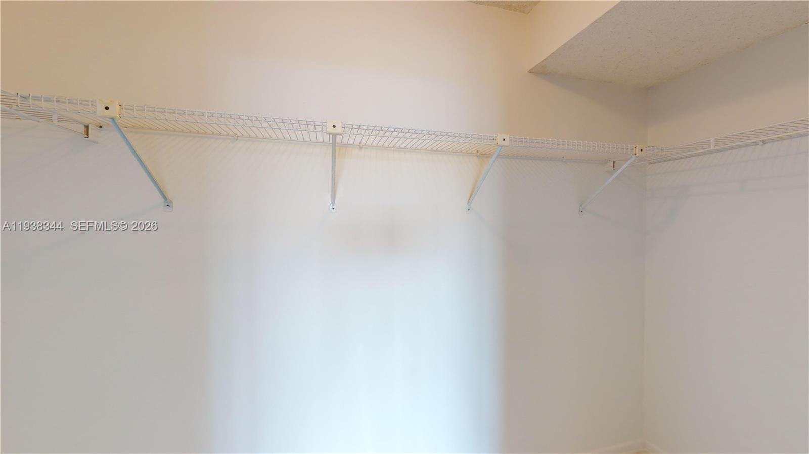 1000 Parkview Dr #1023 Hallandale Beach, FL 33009