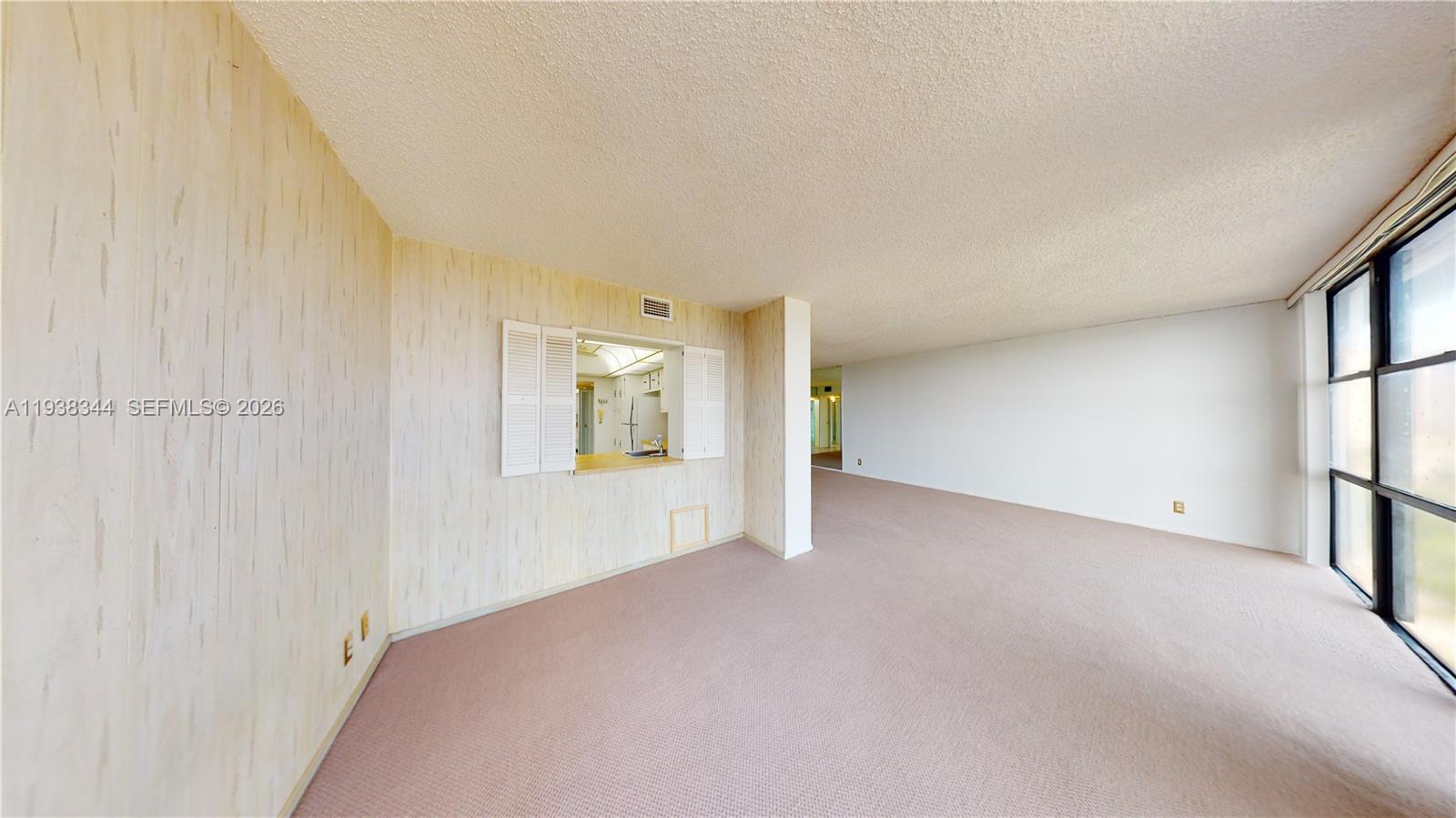 1000 Parkview Dr #1023 Hallandale Beach, FL 33009