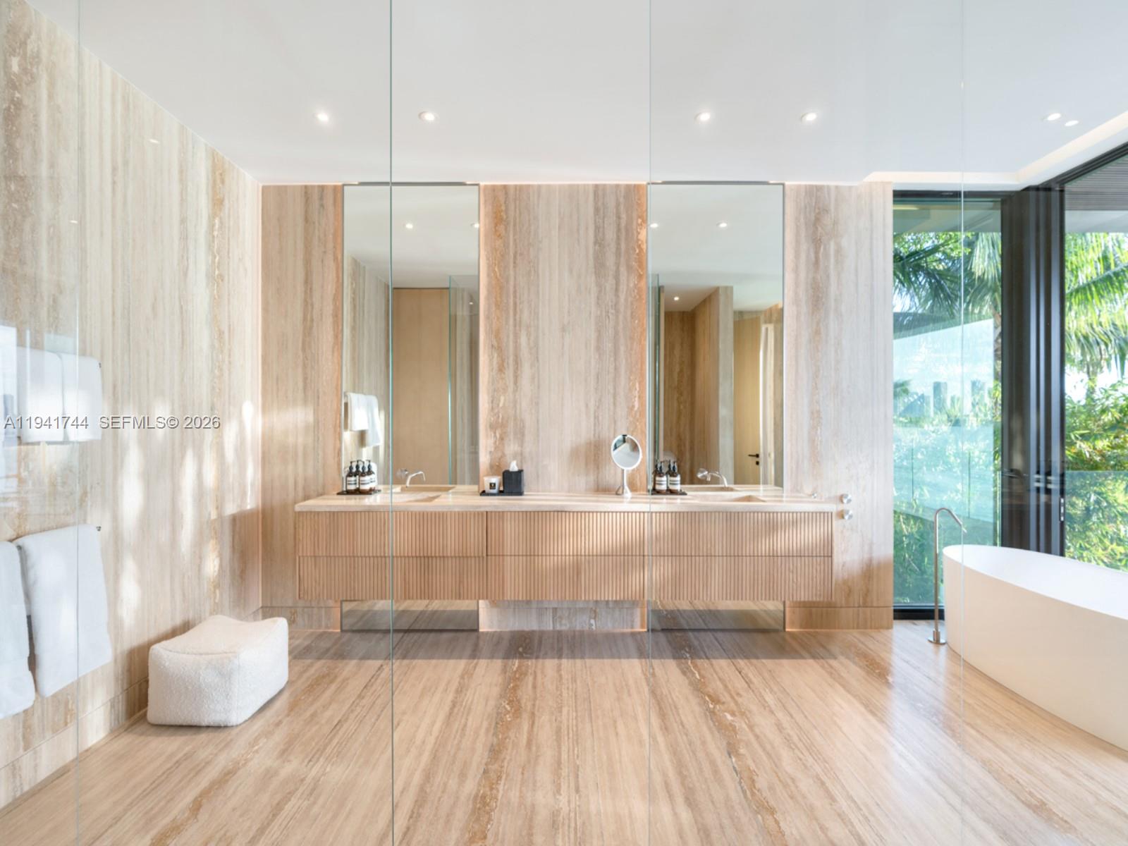 28 W Dilido Dr Miami Beach, FL 33139