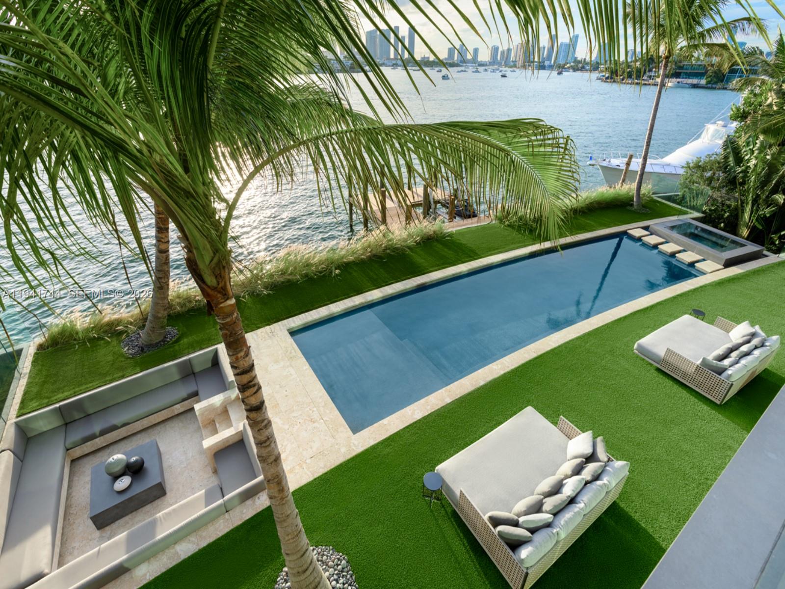 28 W Dilido Dr Miami Beach, FL 33139