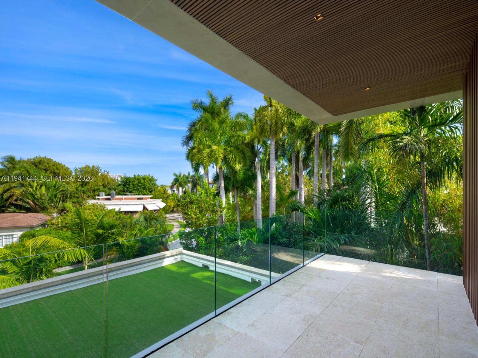 28 W Dilido Dr Miami Beach, FL 33139