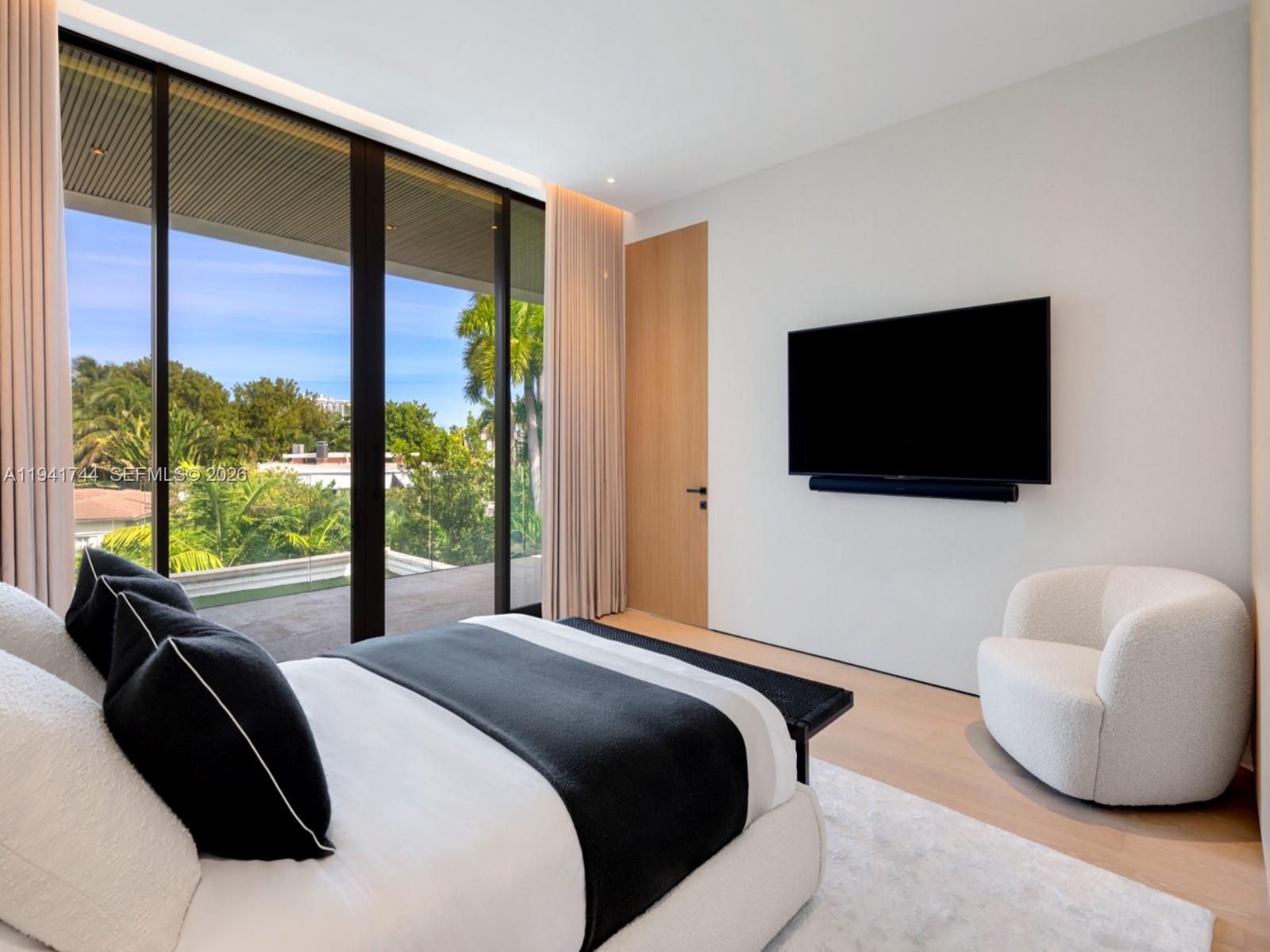 28 W Dilido Dr Miami Beach, FL 33139