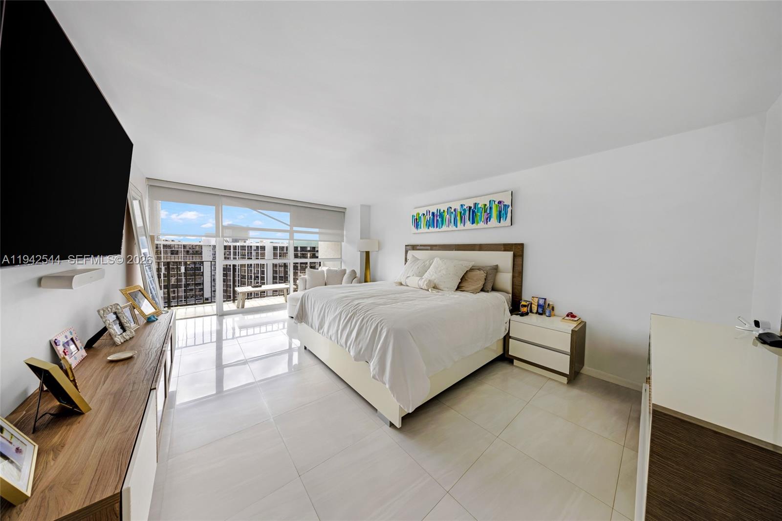 600 Parkview Dr #1114 Hallandale Beach, FL 33009