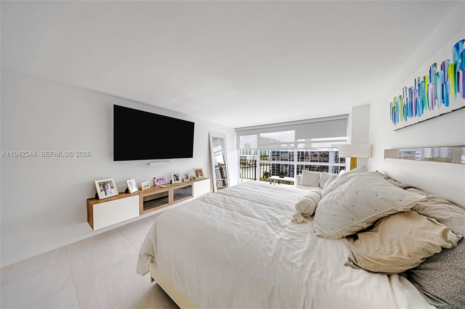 600 Parkview Dr #1114 Hallandale Beach, FL 33009