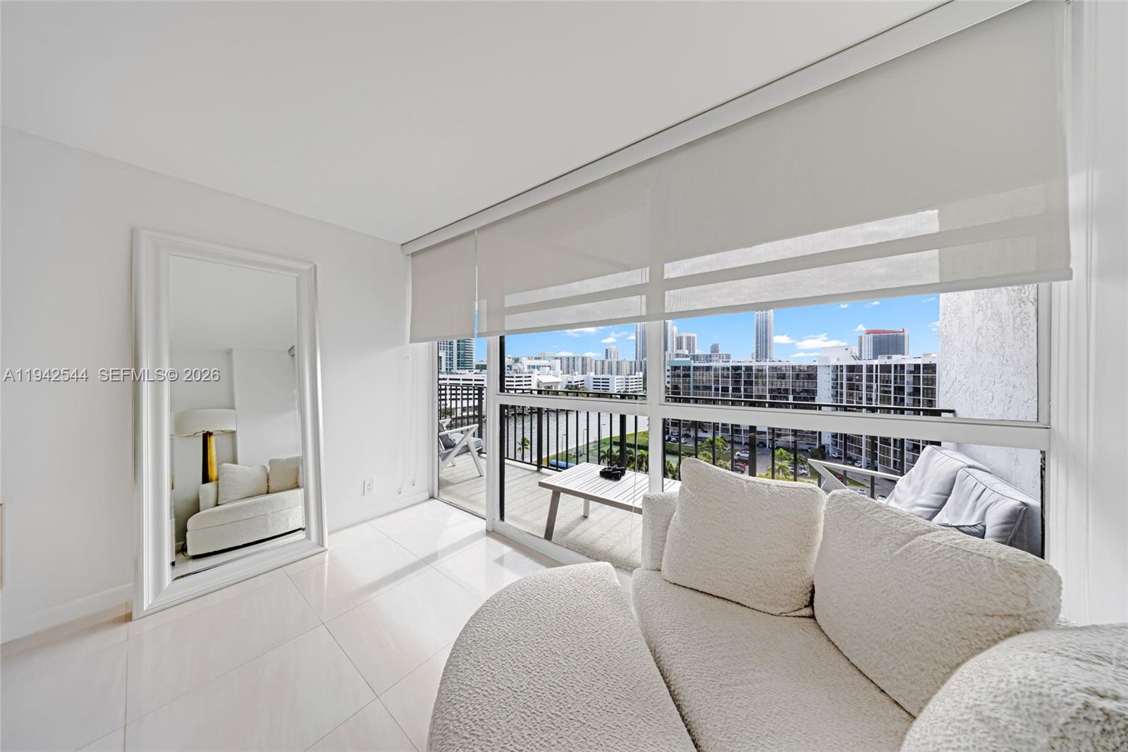 600 Parkview Dr #1114 Hallandale Beach, FL 33009