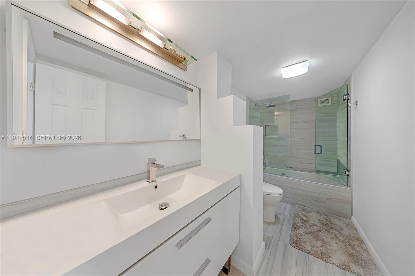 600 Parkview Dr #1114 Hallandale Beach, FL 33009