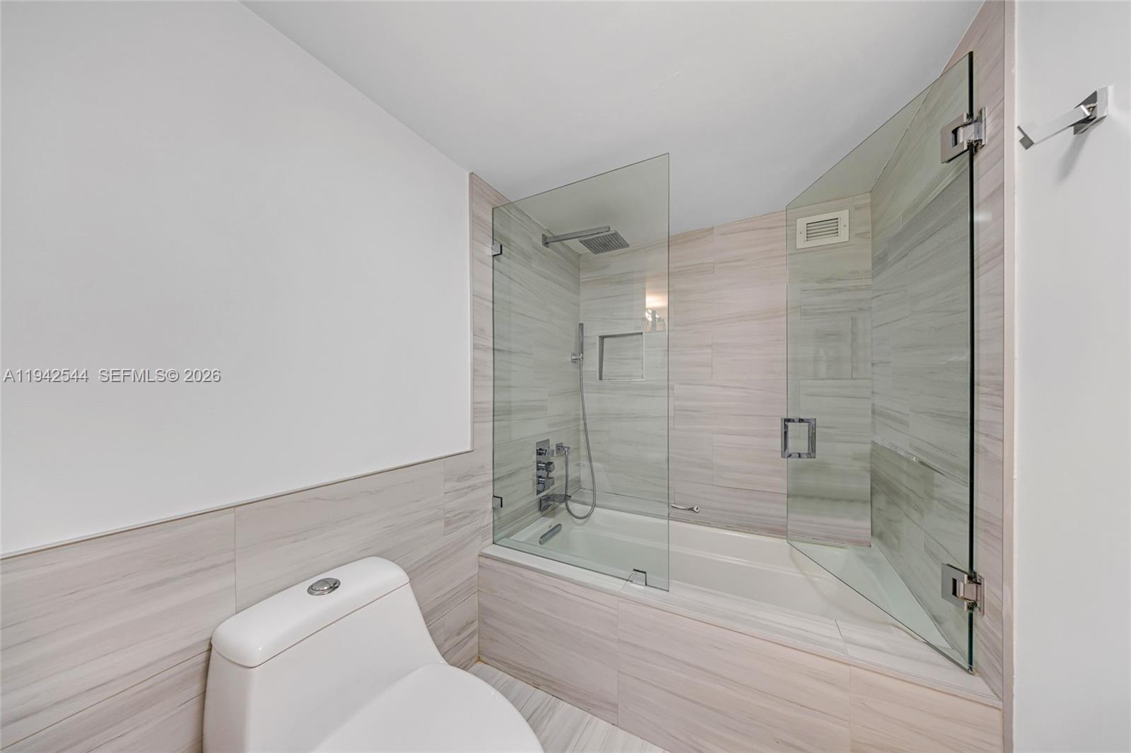 600 Parkview Dr #1114 Hallandale Beach, FL 33009