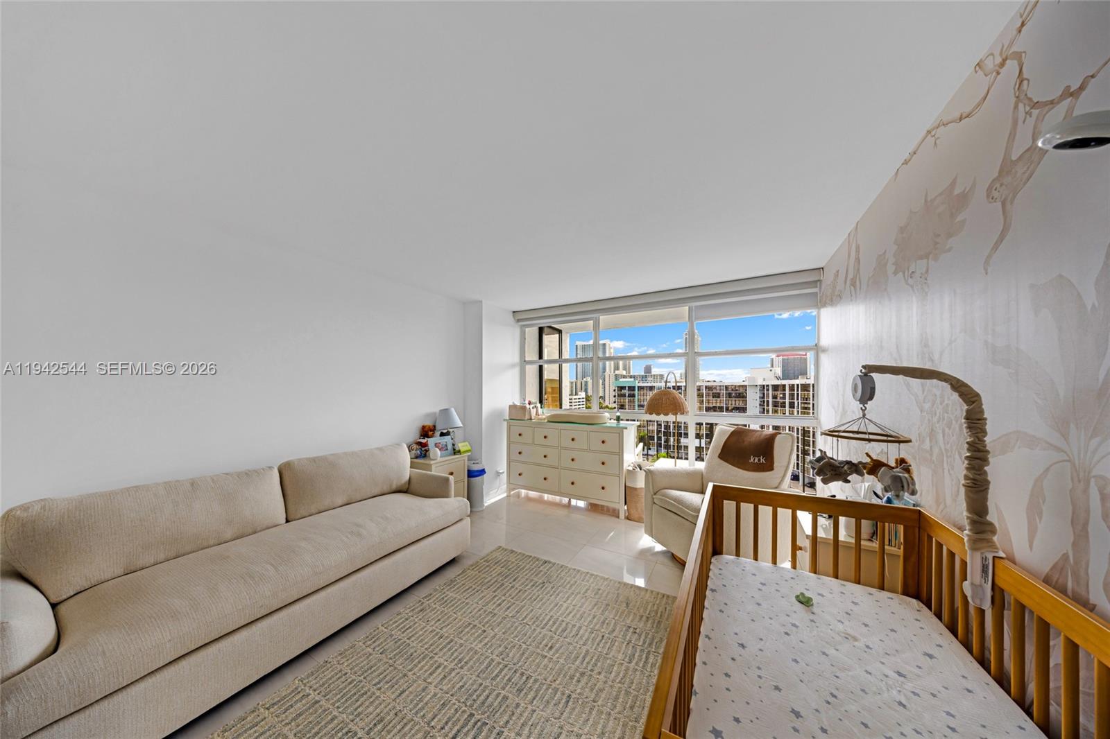 600 Parkview Dr #1114 Hallandale Beach, FL 33009