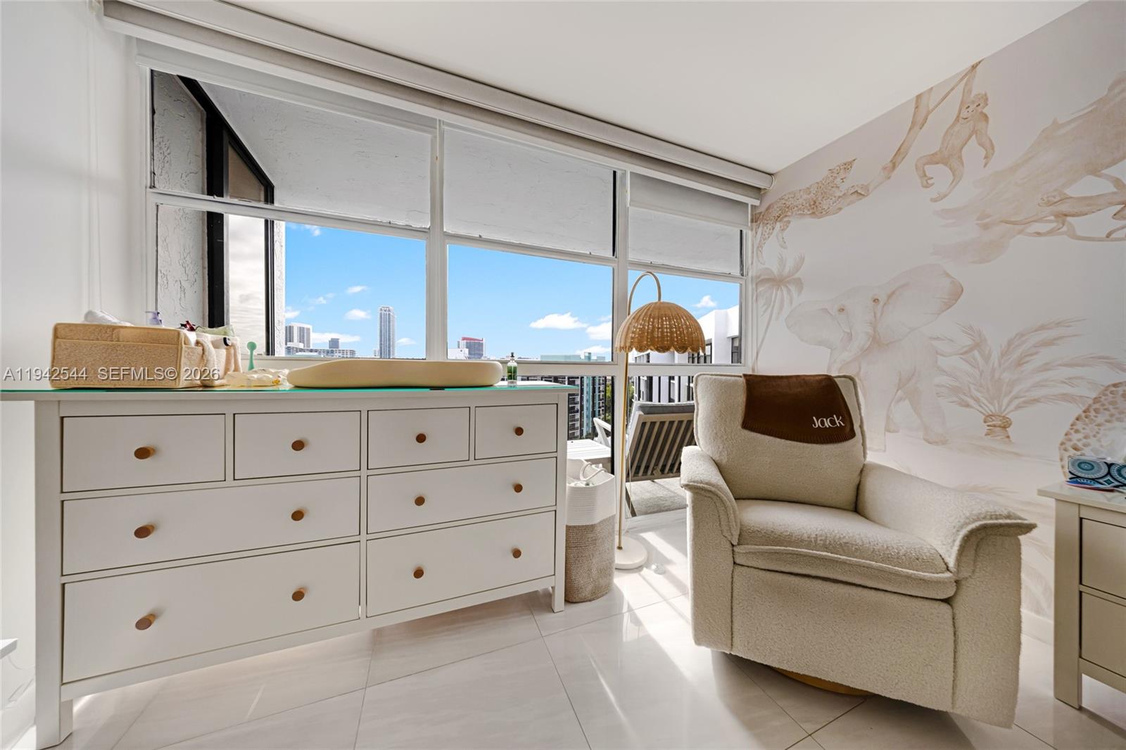 600 Parkview Dr #1114 Hallandale Beach, FL 33009