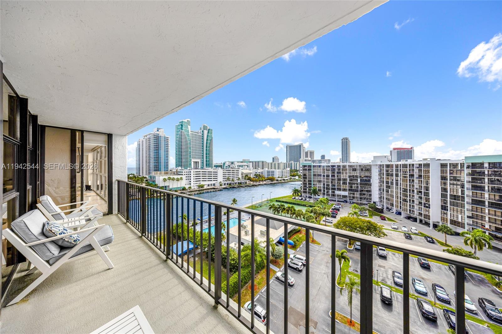 600 Parkview Dr #1114 Hallandale Beach, FL 33009