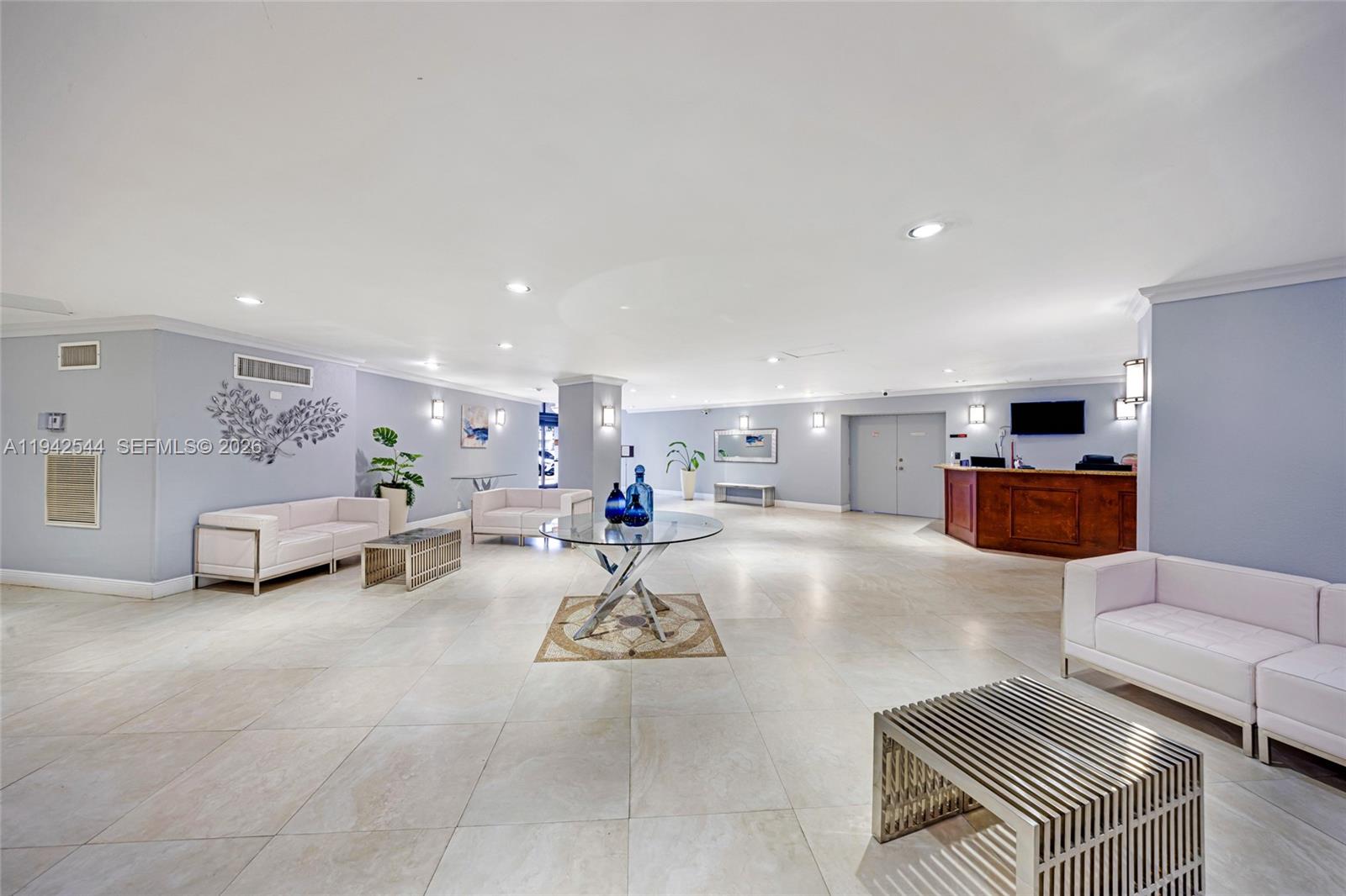 600 Parkview Dr #1114 Hallandale Beach, FL 33009