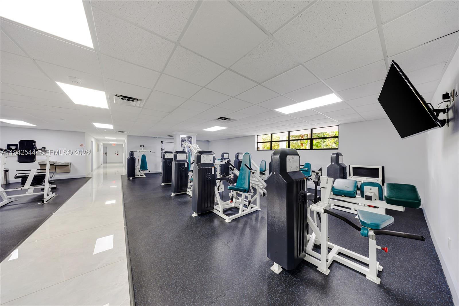 600 Parkview Dr #1114 Hallandale Beach, FL 33009