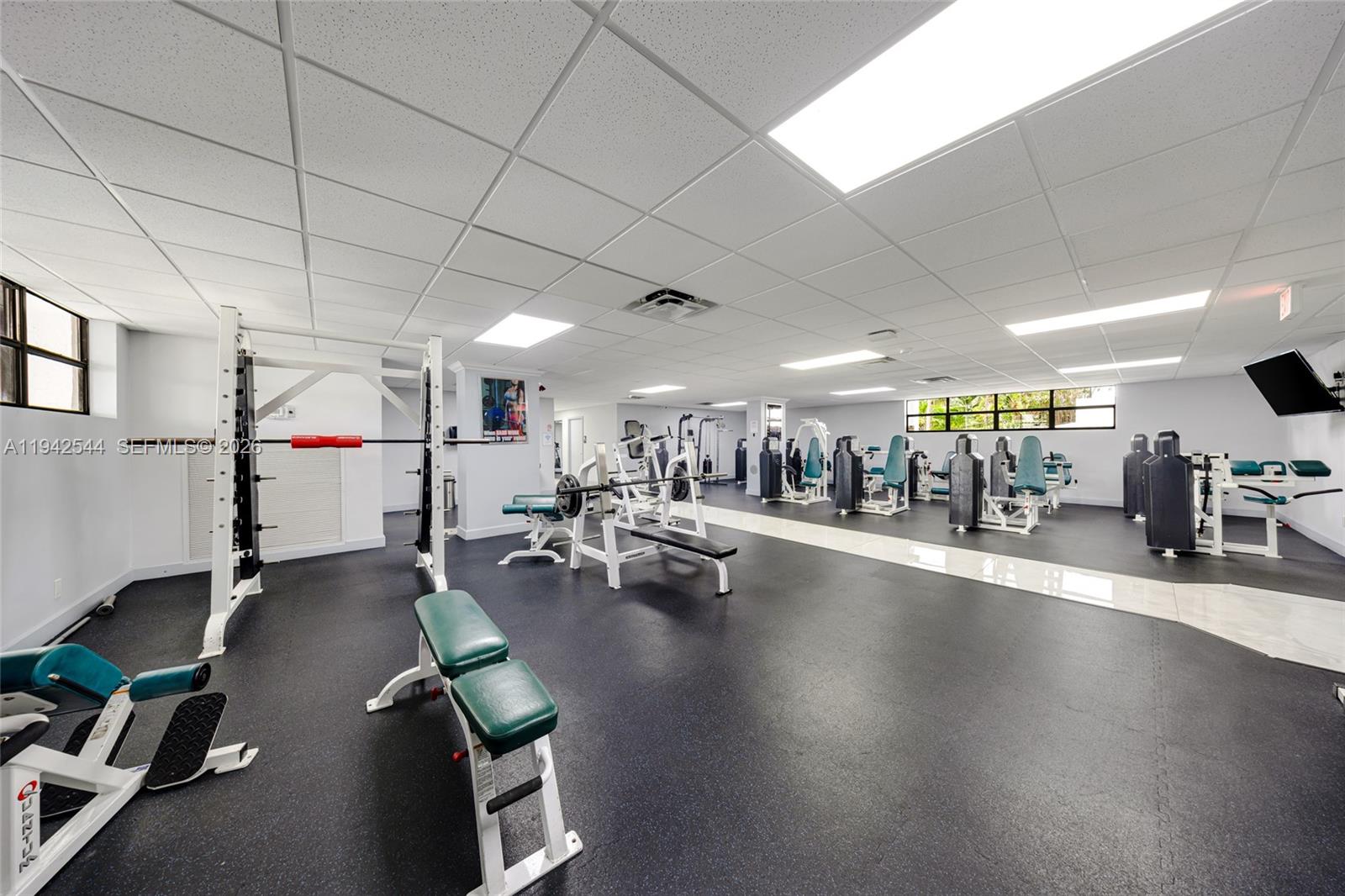 600 Parkview Dr #1114 Hallandale Beach, FL 33009