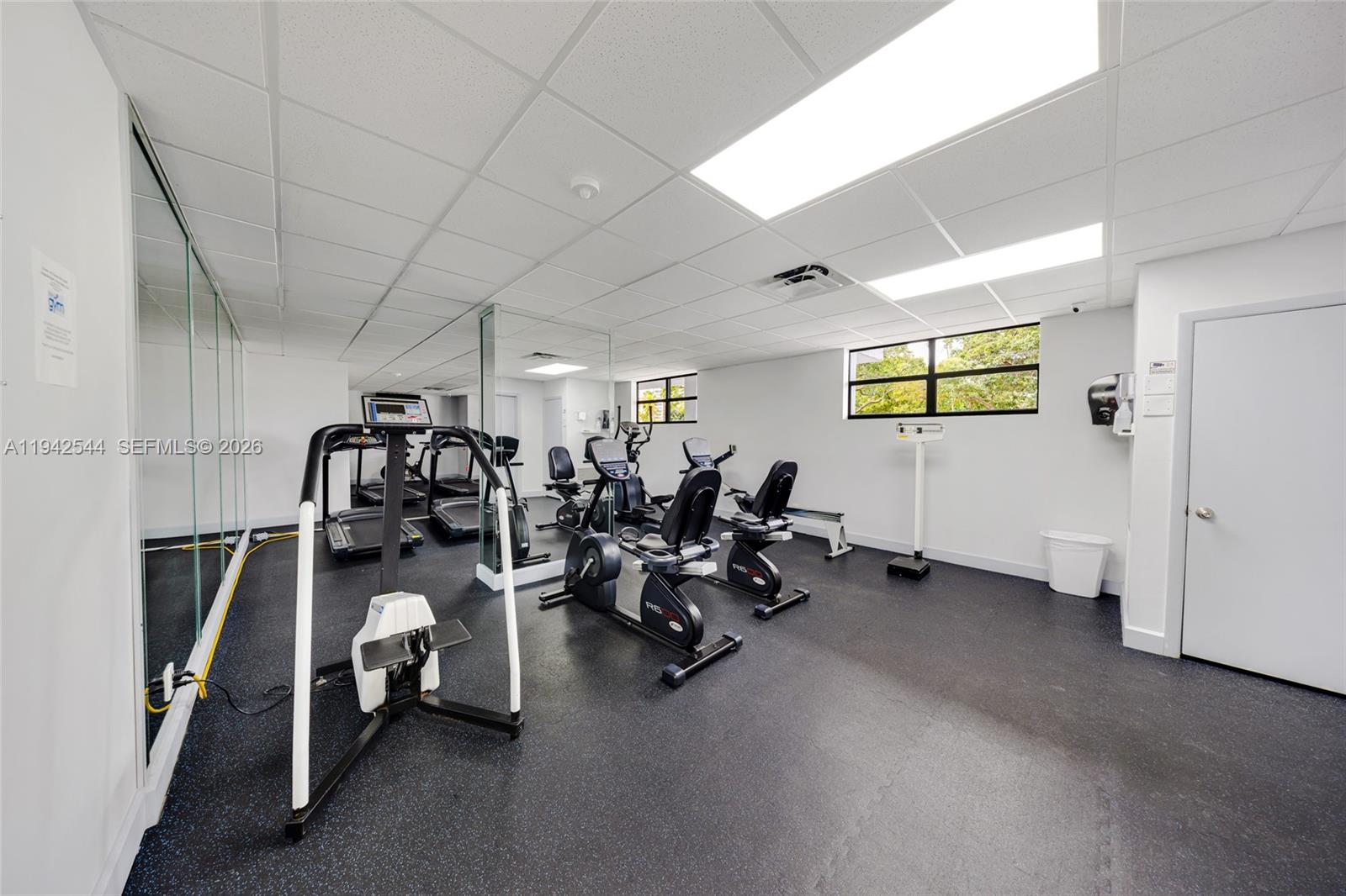 600 Parkview Dr #1114 Hallandale Beach, FL 33009