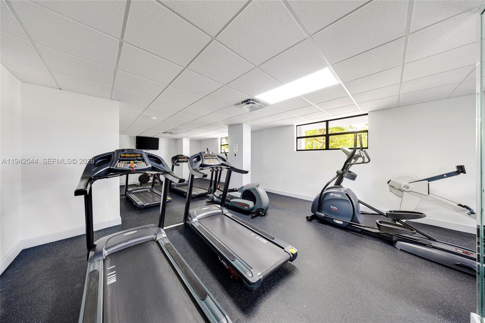 600 Parkview Dr #1114 Hallandale Beach, FL 33009