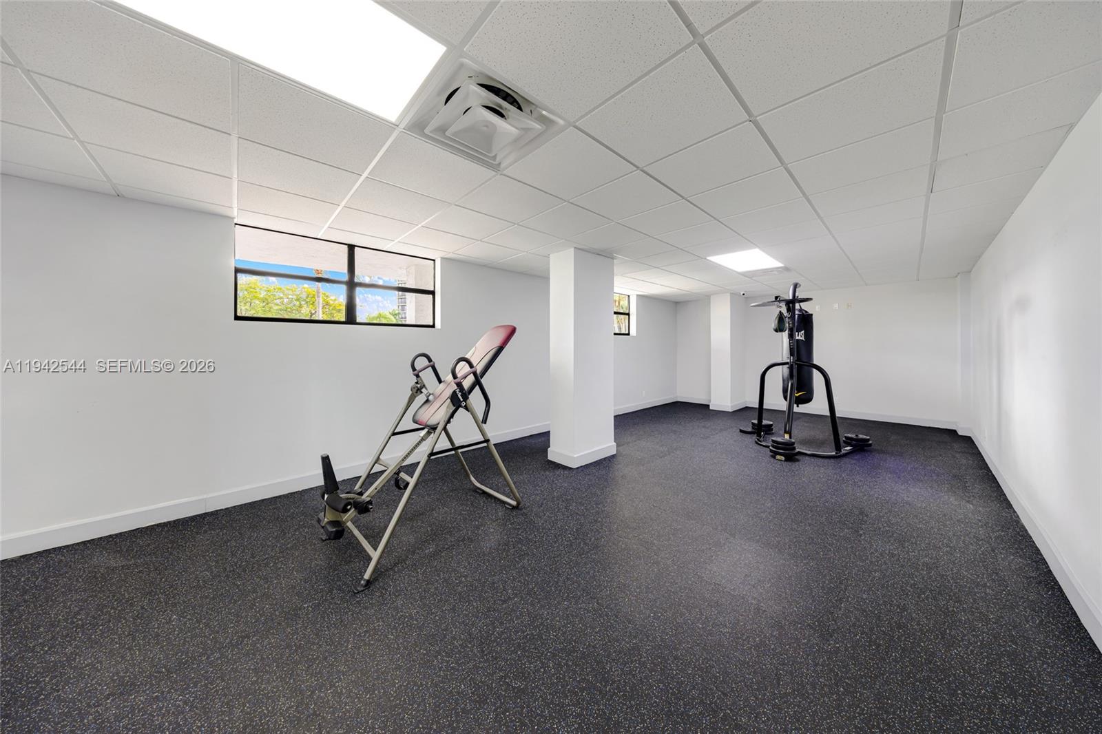 600 Parkview Dr #1114 Hallandale Beach, FL 33009