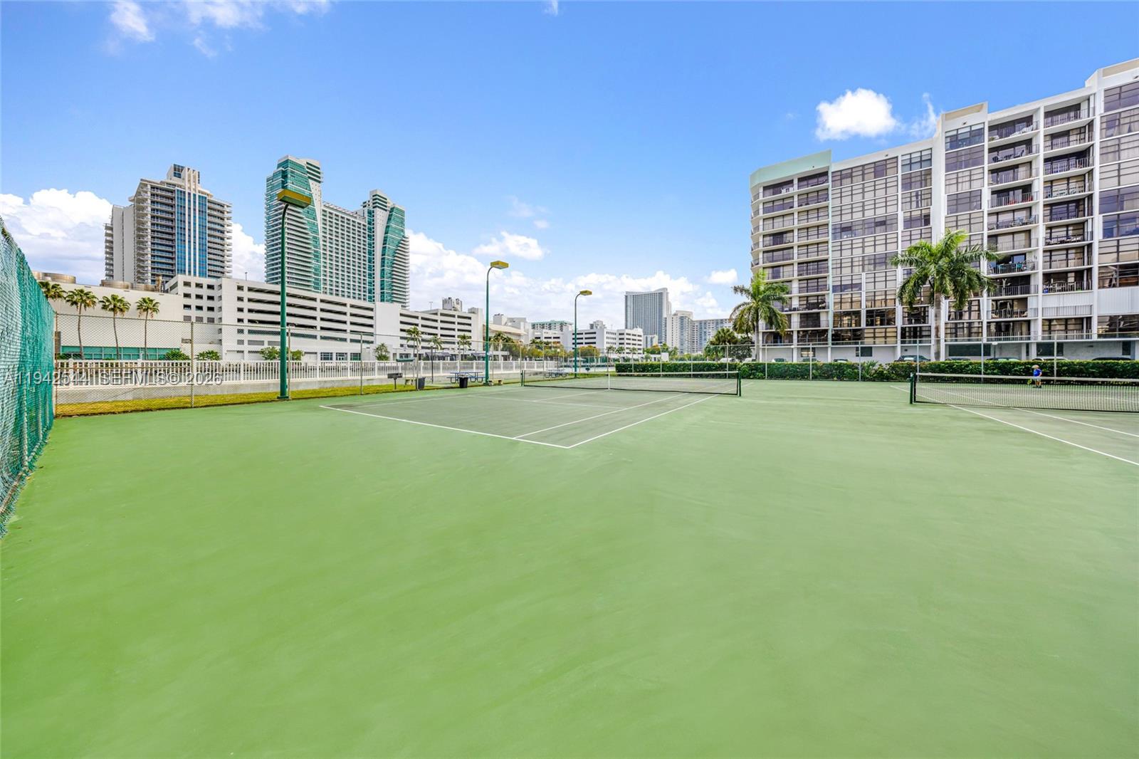 600 Parkview Dr #1114 Hallandale Beach, FL 33009