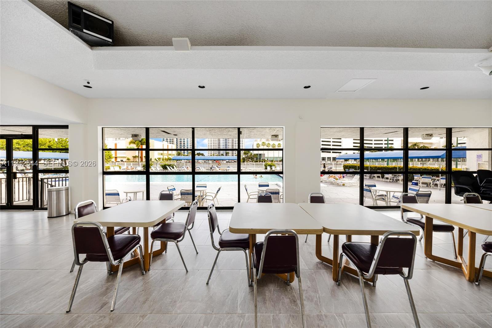 600 Parkview Dr #1114 Hallandale Beach, FL 33009