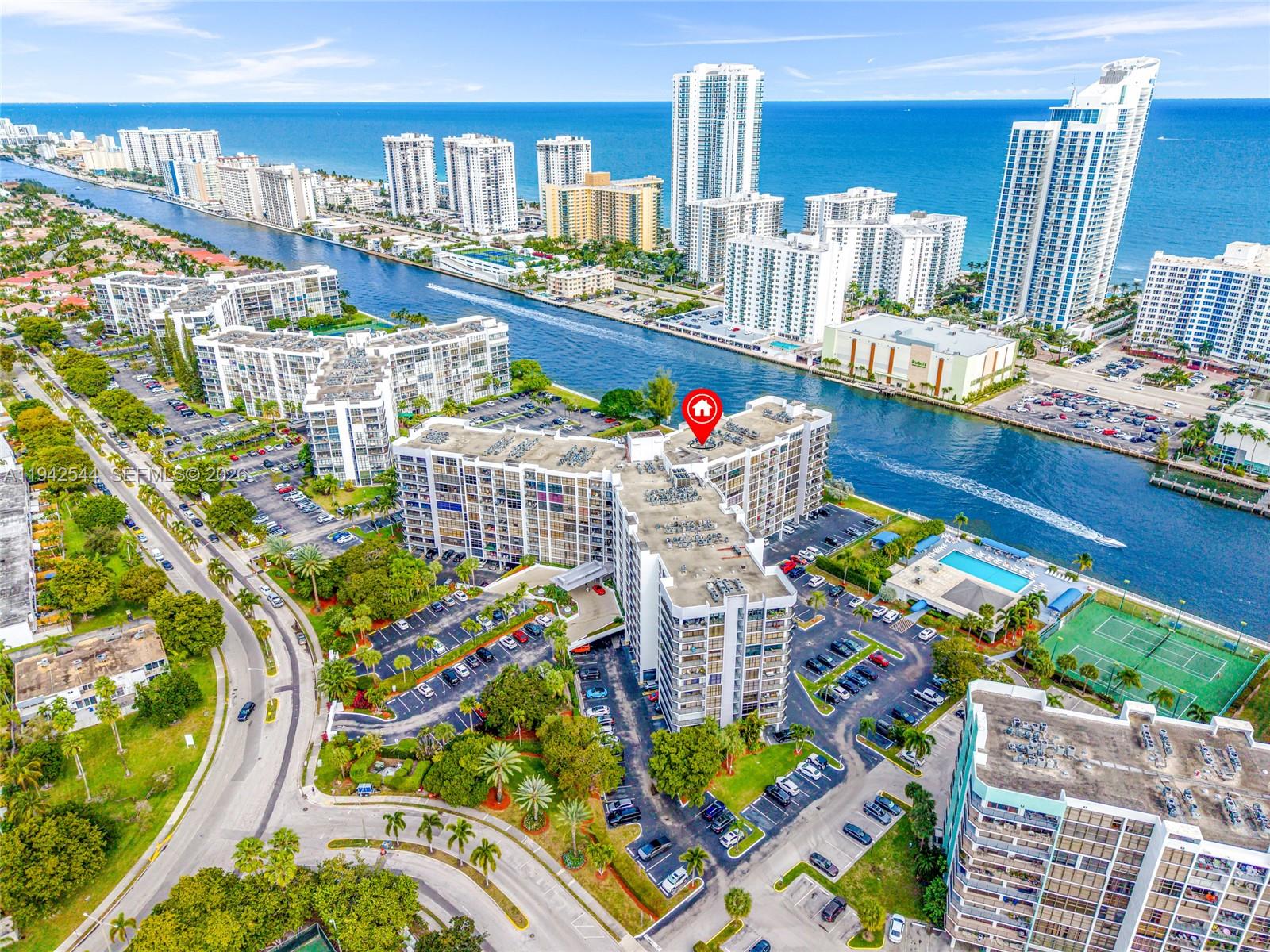 600 Parkview Dr #1114 Hallandale Beach, FL 33009