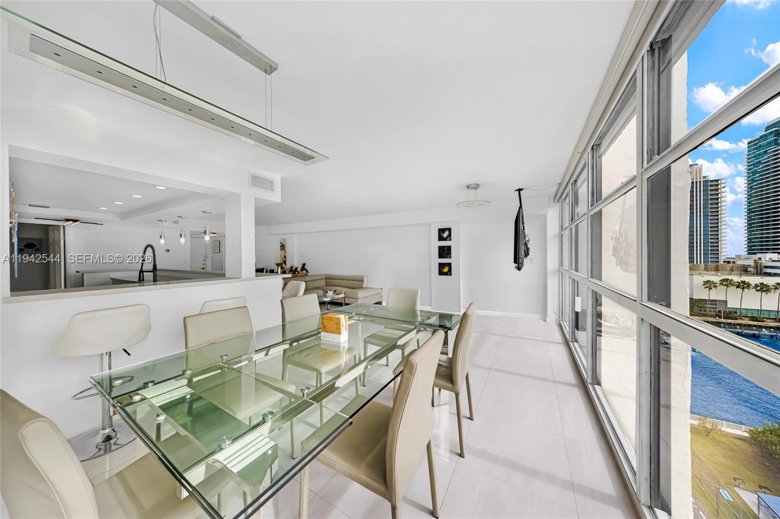 600 Parkview Dr #1114 Hallandale Beach, FL 33009