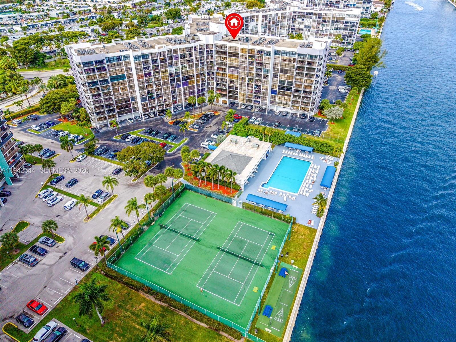 600 Parkview Dr #1114 Hallandale Beach, FL 33009
