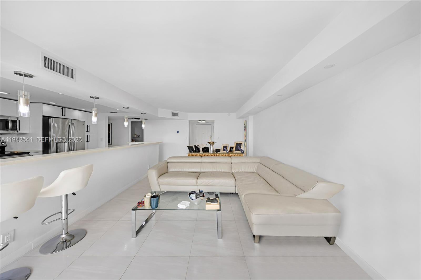 600 Parkview Dr #1114 Hallandale Beach, FL 33009