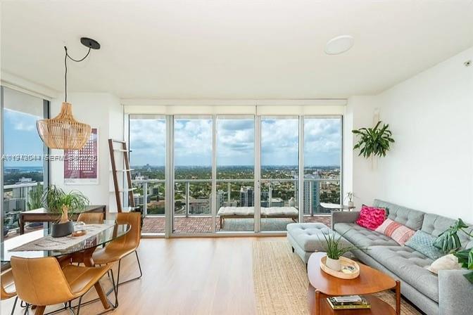 79 SW 12th St #3601-S