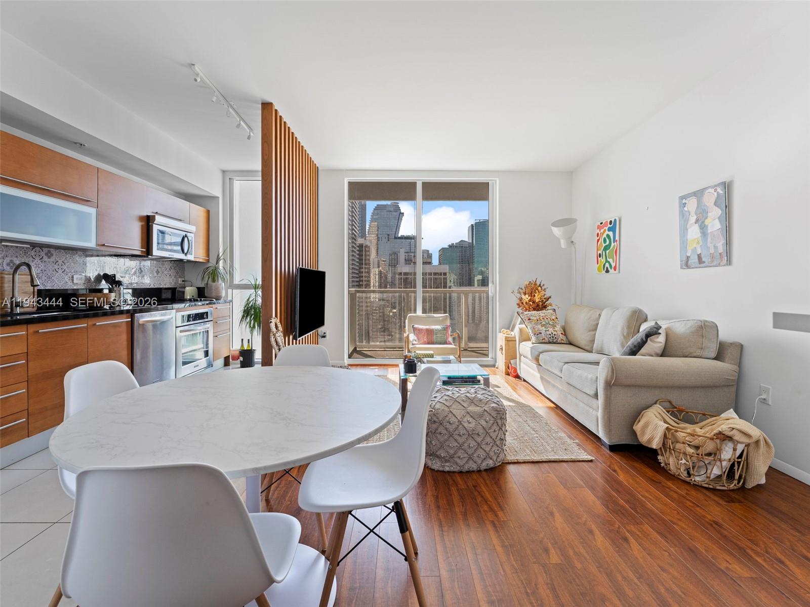 244 Biscayne Blvd #3105