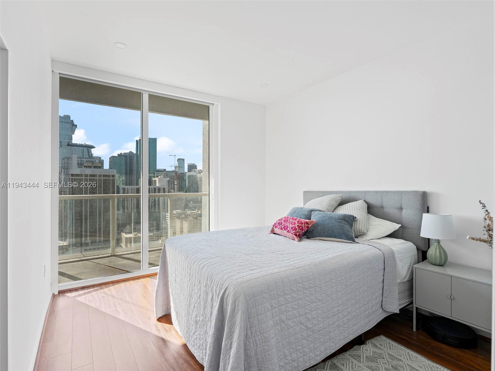 image Vizcayne North16