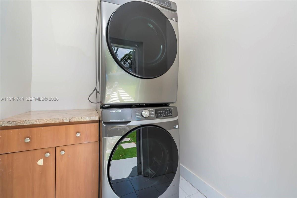 70 NW 47th Ter Miami, FL 33127