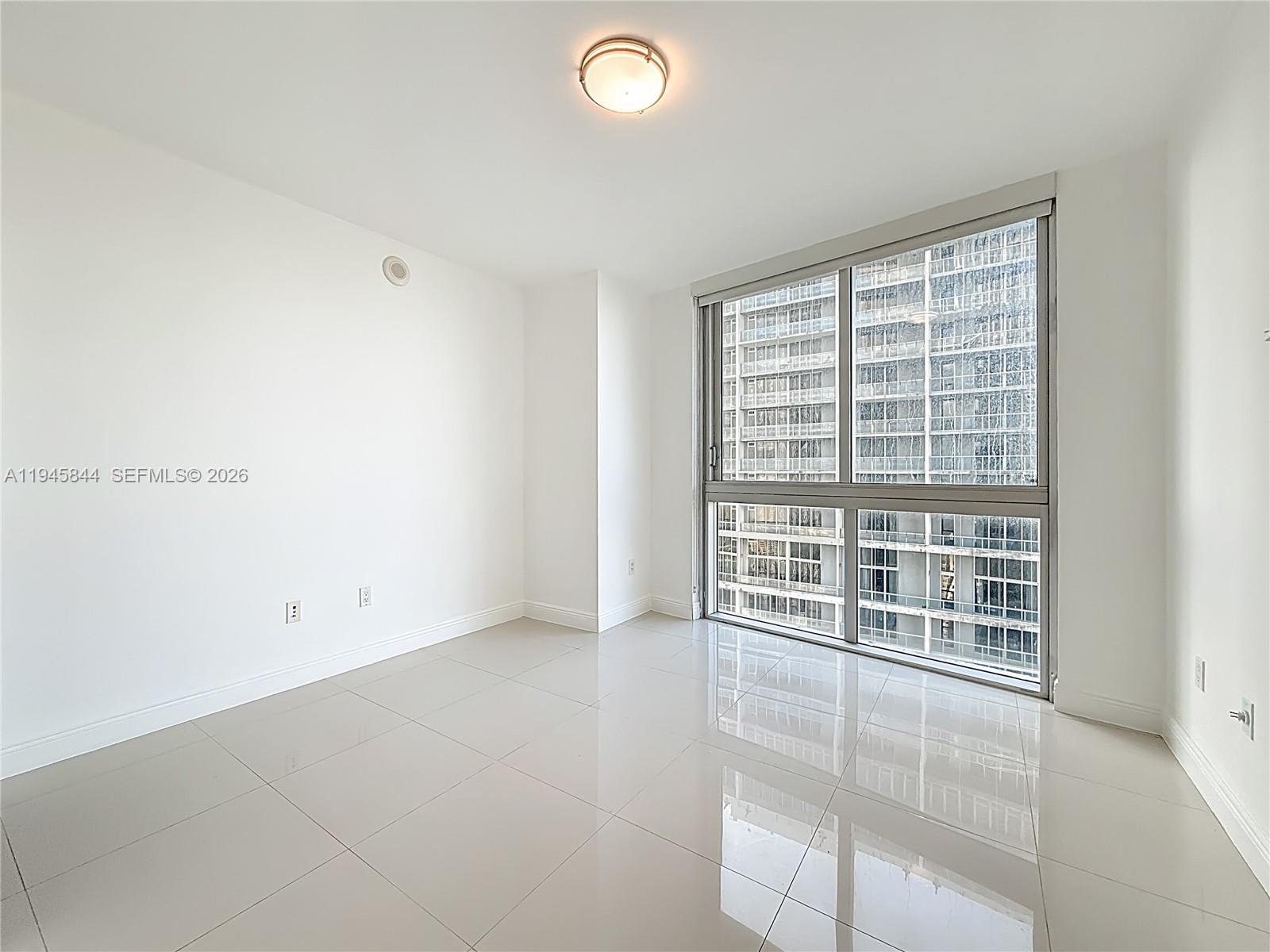 image Icon Brickell Tower 123