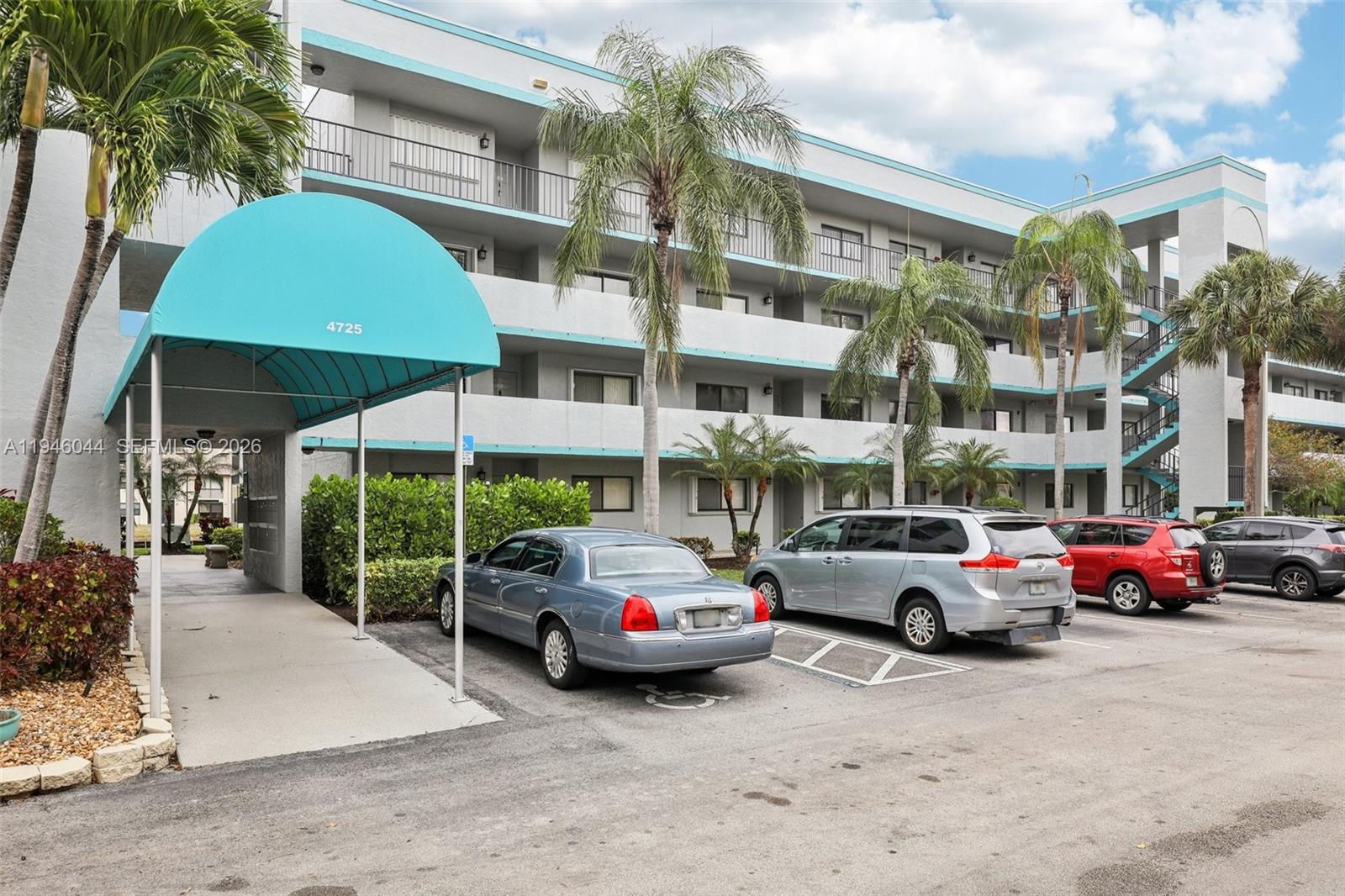 4725 E Lucerne Lks Blvd E #405 Lake Worth, FL 33467
