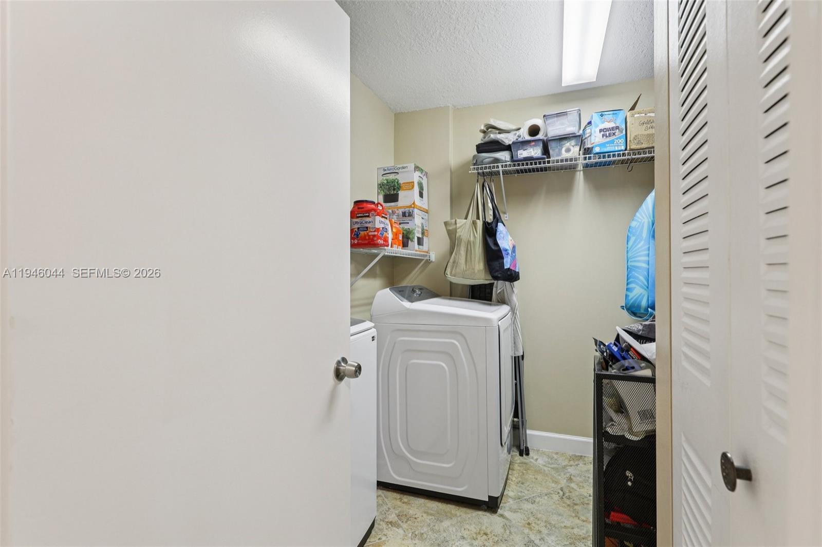 4725 E Lucerne Lks Blvd E #405 Lake Worth, FL 33467