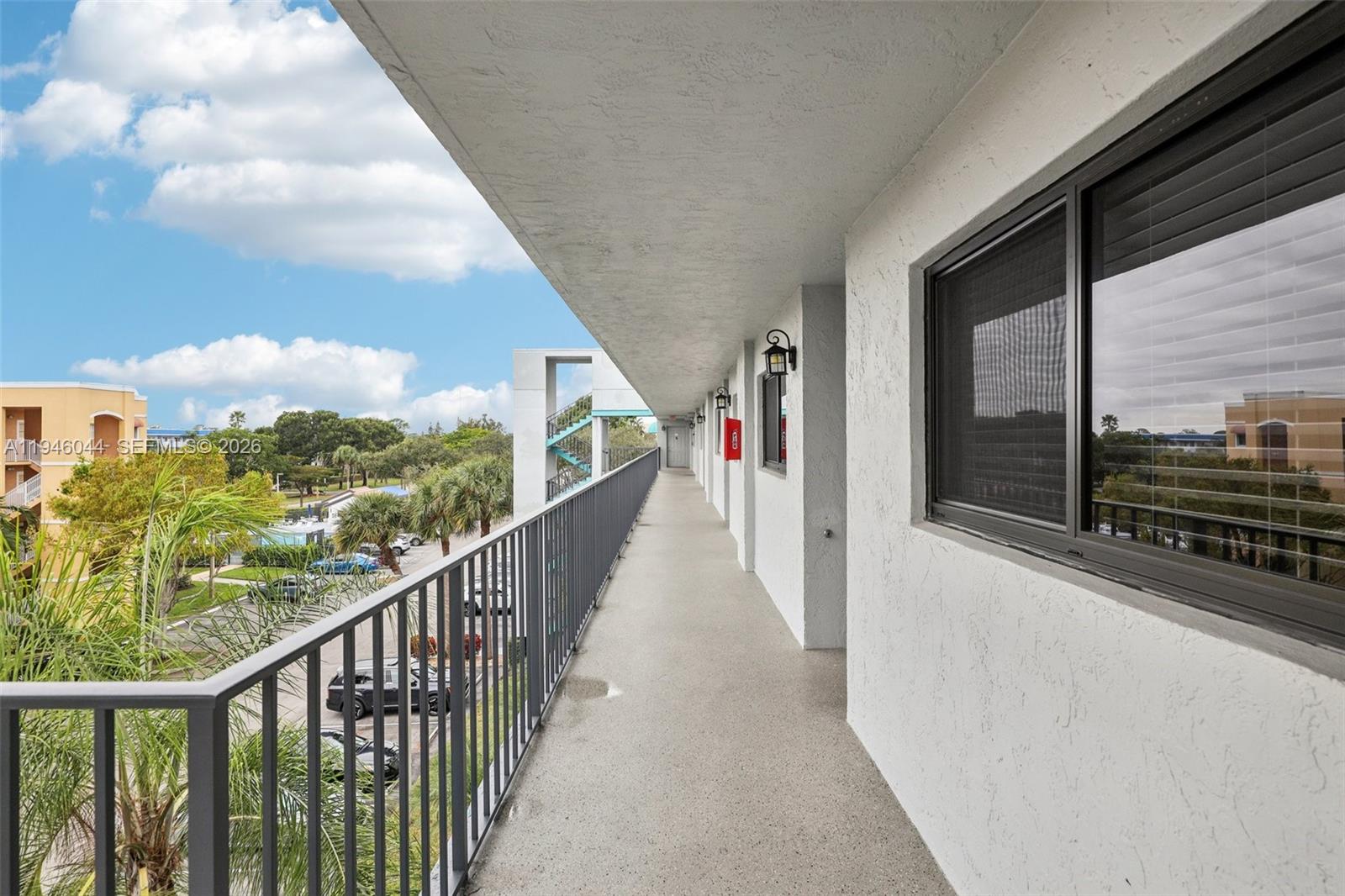 4725 E Lucerne Lks Blvd E #405 Lake Worth, FL 33467