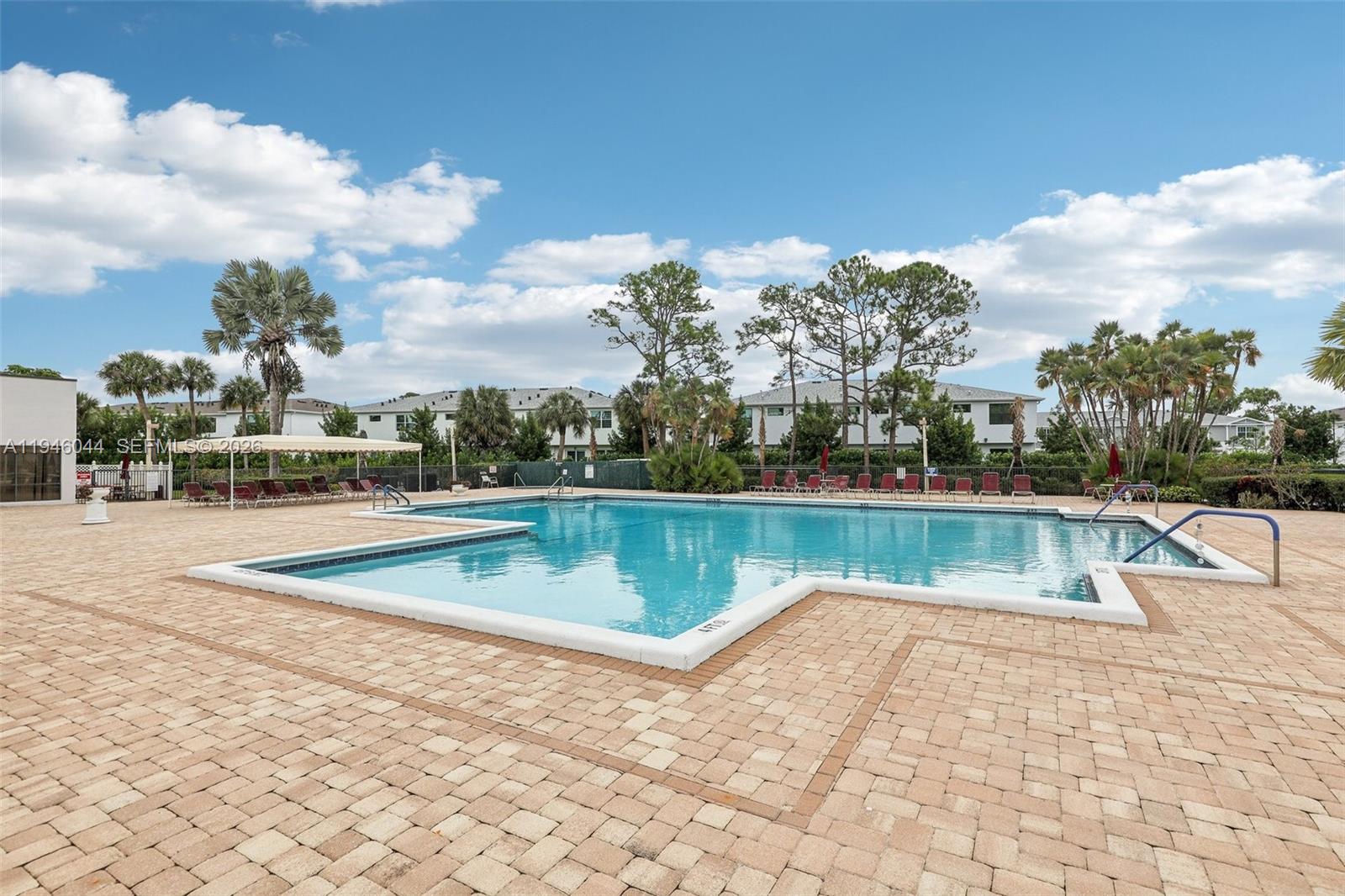 4725 E Lucerne Lks Blvd E #405 Lake Worth, FL 33467