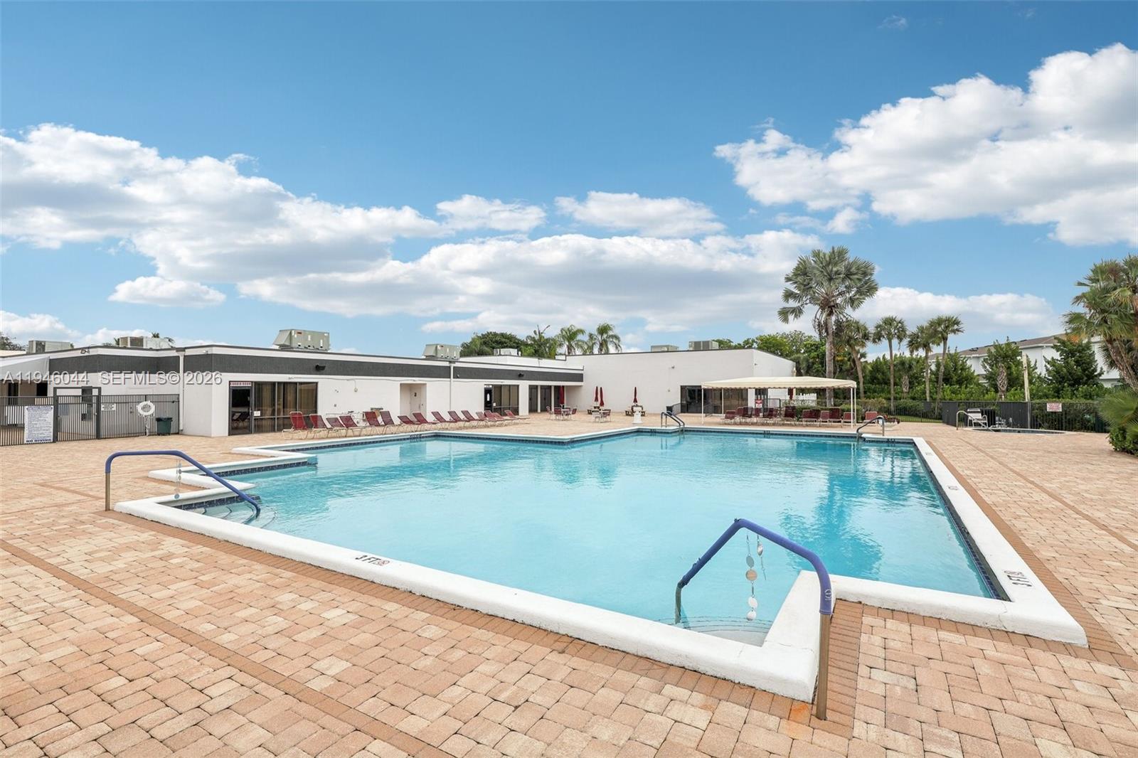 4725 E Lucerne Lks Blvd E #405 Lake Worth, FL 33467