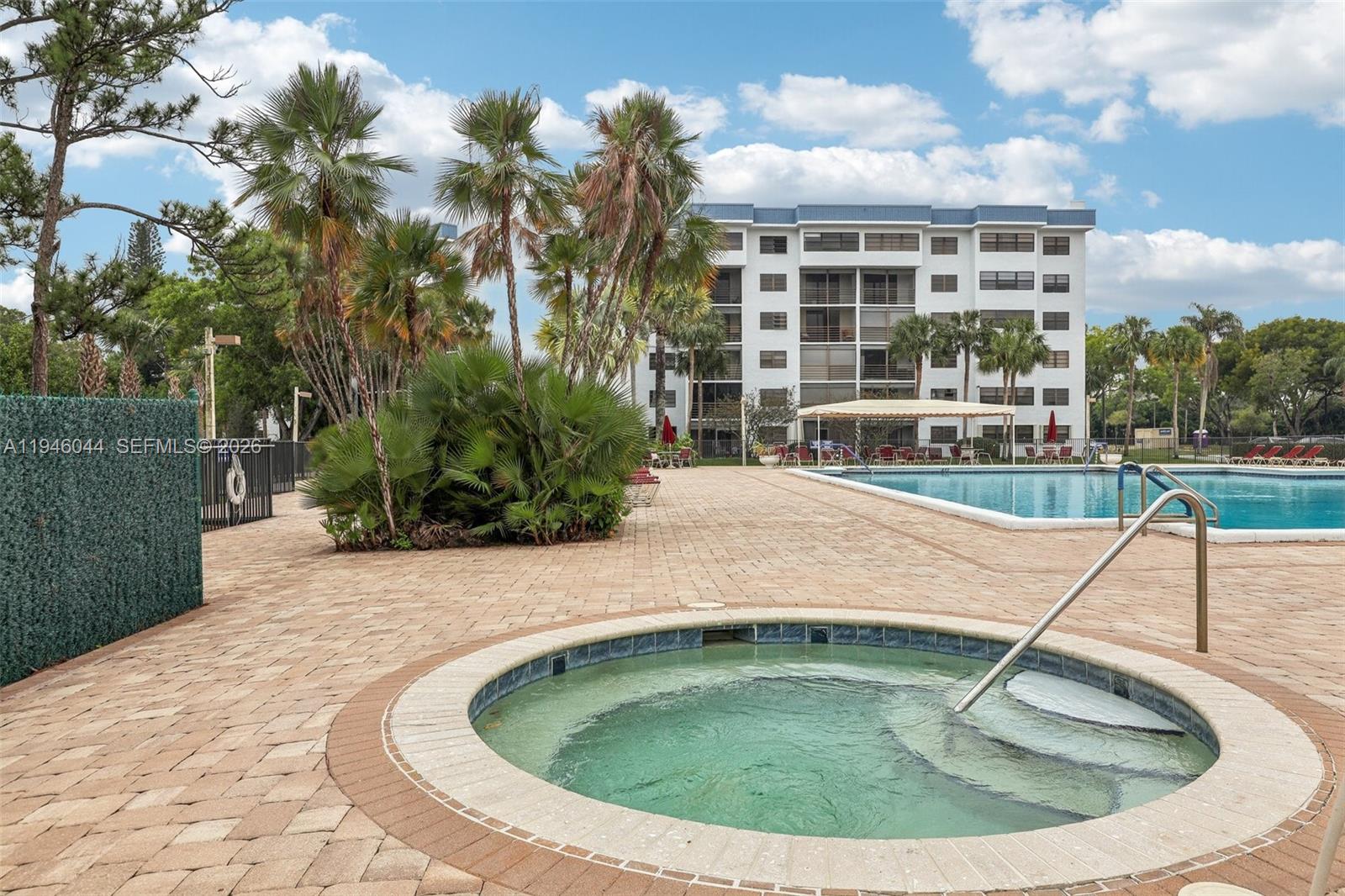 4725 E Lucerne Lks Blvd E #405 Lake Worth, FL 33467