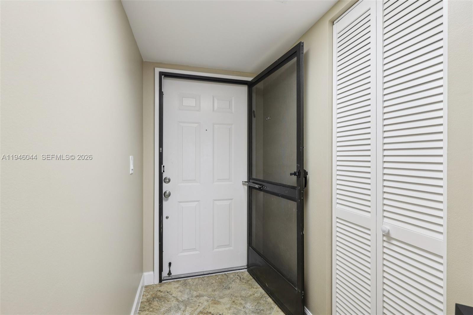 4725 E Lucerne Lks Blvd E #405 Lake Worth, FL 33467