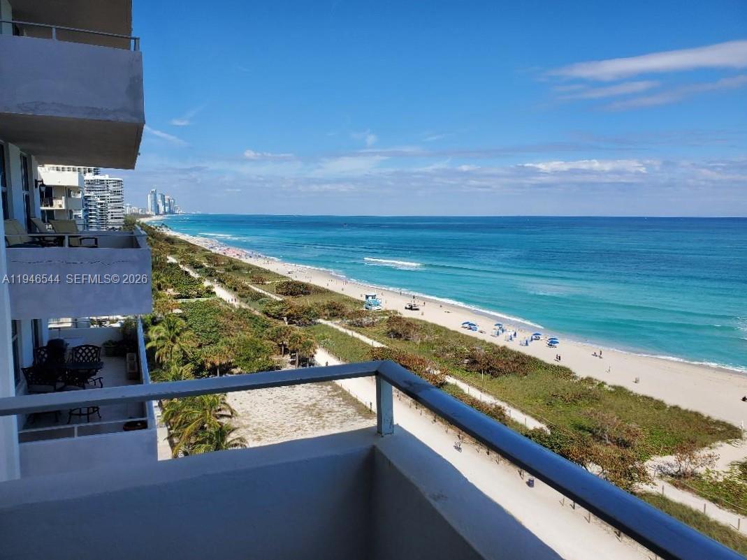 9225 Collins Ave #1102