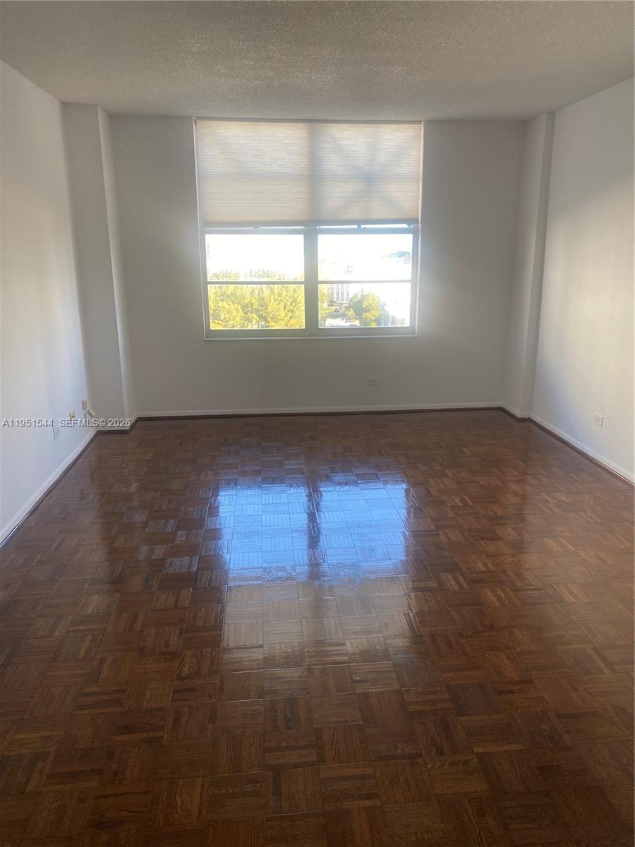 image Winston Towers 30012