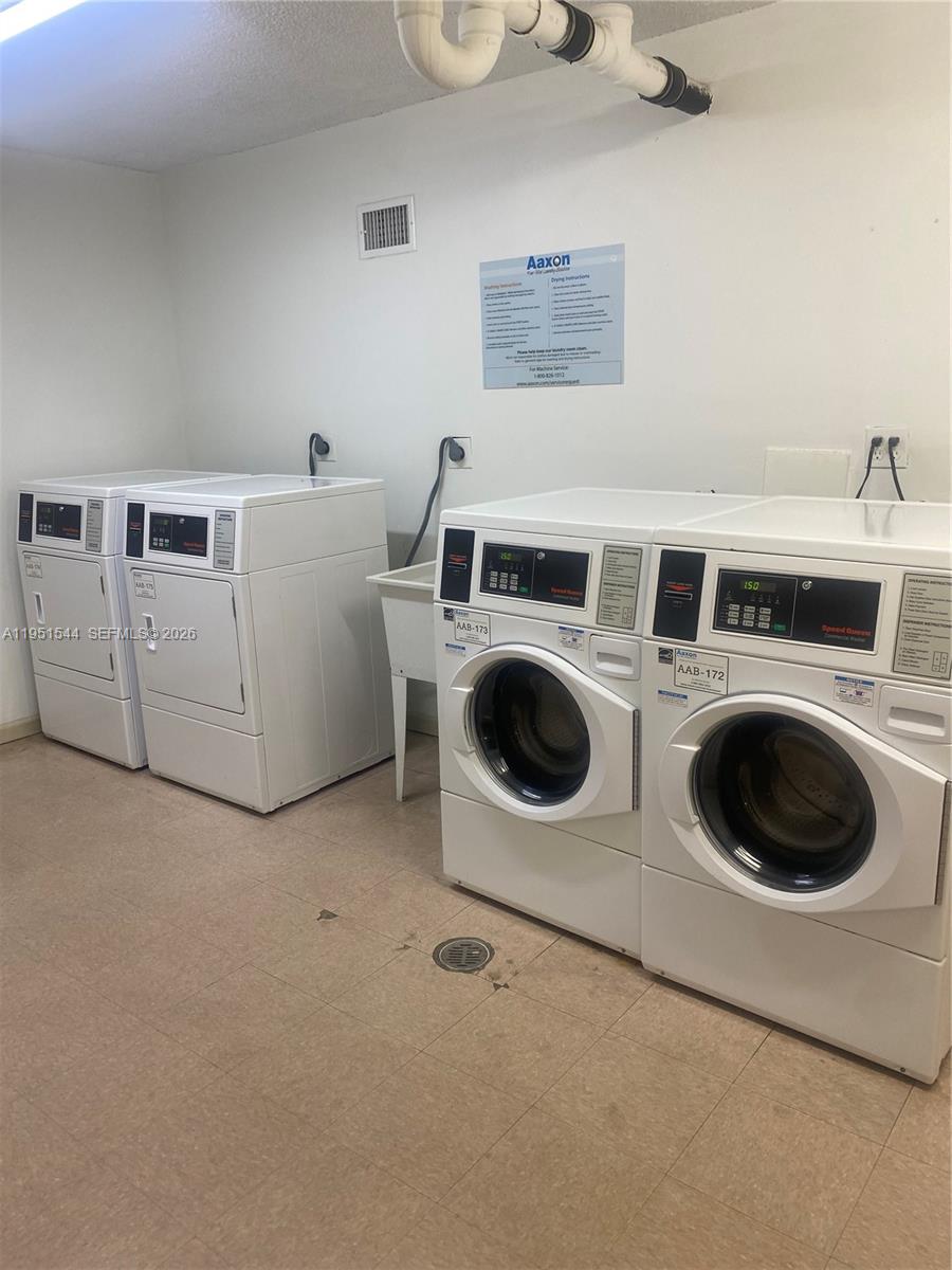 image Winston Towers 30013