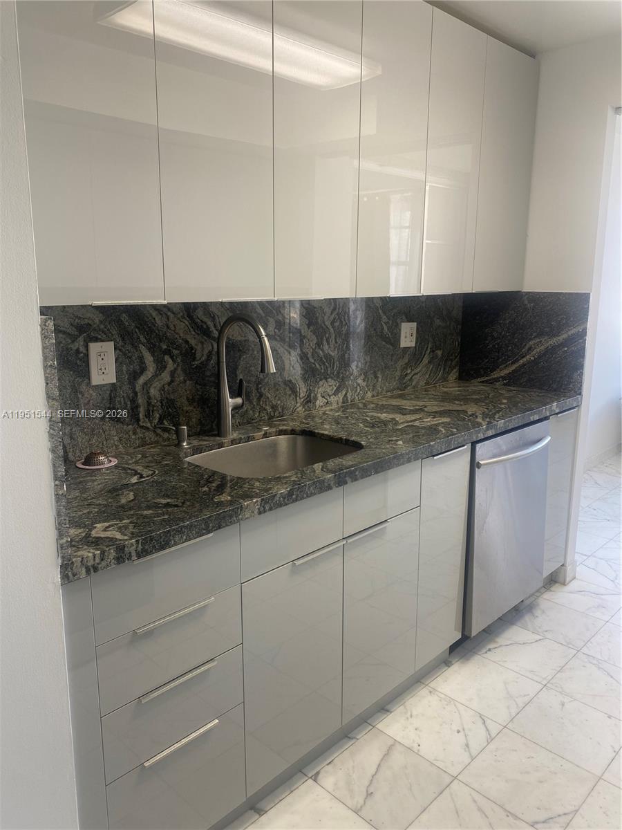 image Winston Towers 3005