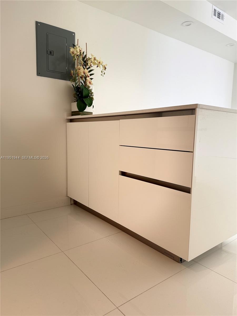 4000 Towerside Ter #1704 Miami, FL 33138