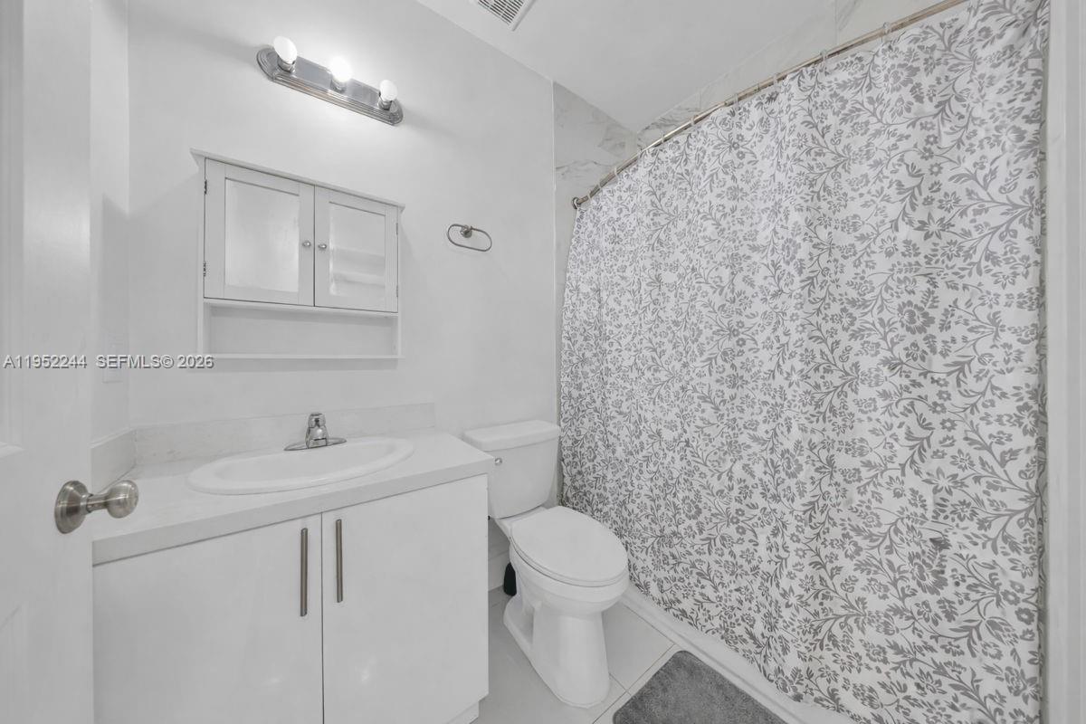 2315 NW 60th St Miami, FL 33142