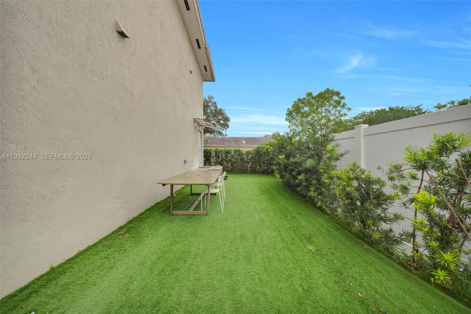 2315 NW 60th St Miami, FL 33142