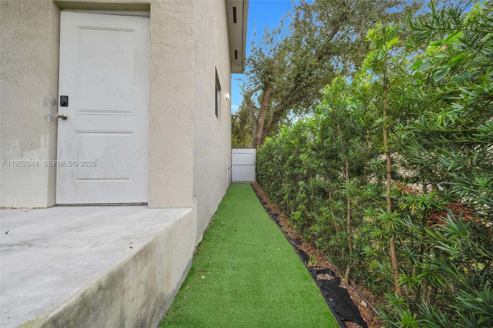 2315 NW 60th St Miami, FL 33142