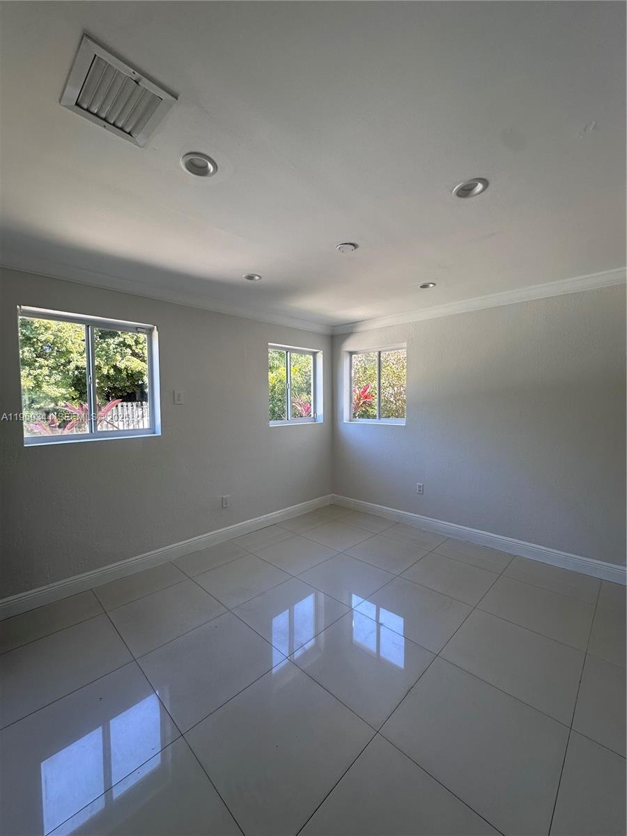 3121 NW 3rd Ave Miami, FL 33127